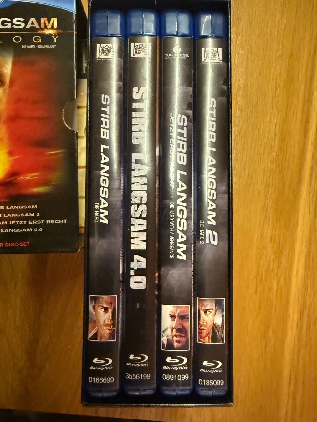 Tutti i DVDs: Verkaufe Bluraybox "Stirb Langsam" – Usato da Lungern venduto da Jopae 2