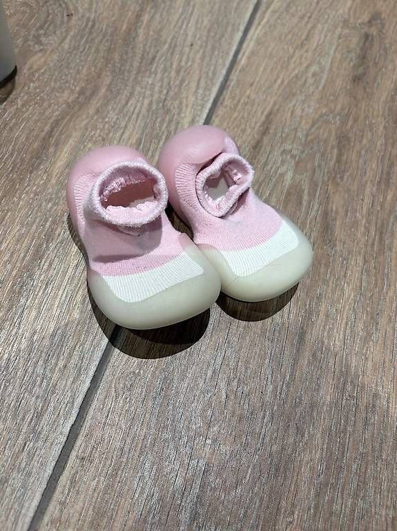 Schuhe für Jungen: Baby Barfussschuhe  – Gebraucht aus Hunzenschwil von del_hzv7 2