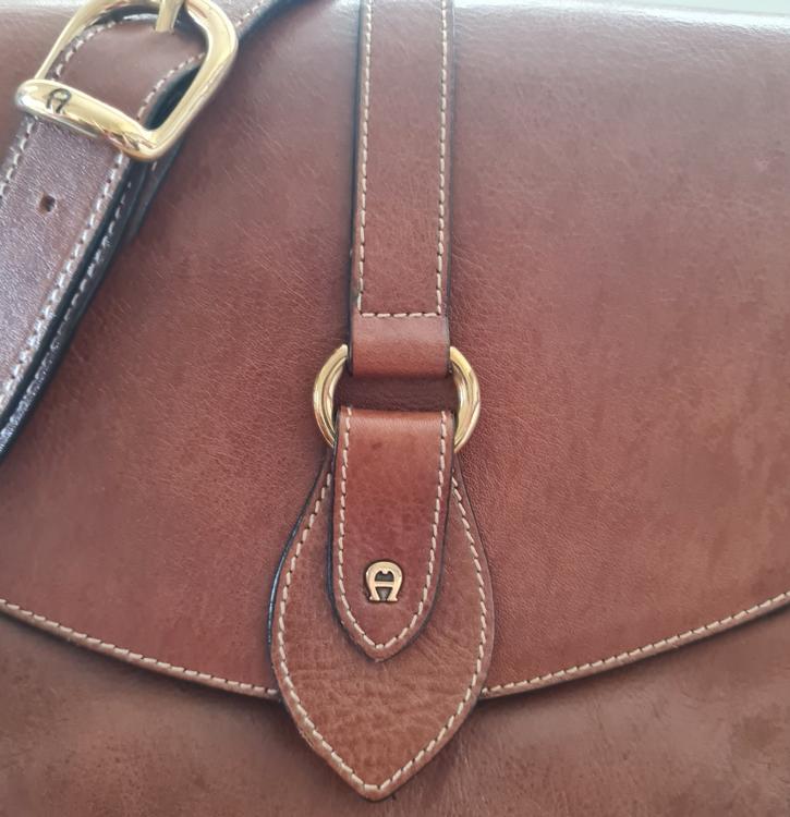 Aigner Tasche Damen Kaufen auf Ricardo