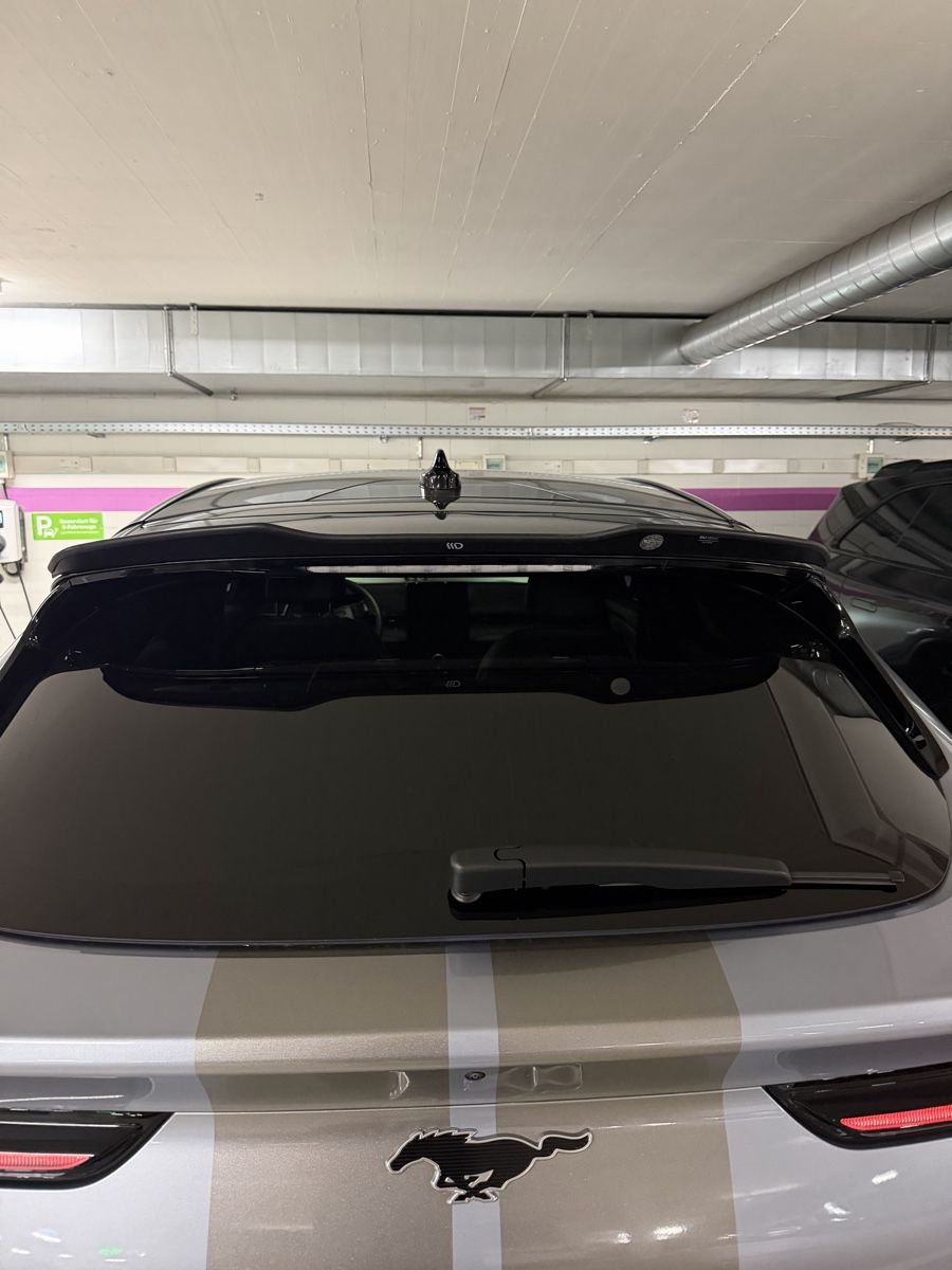 Ford Alle Ersatzteile: Ford Mustang Mach-E Maxton Dachspoilerlippe neu – Neu und originalverpackt aus Rotkreuz von Innofoil 2
