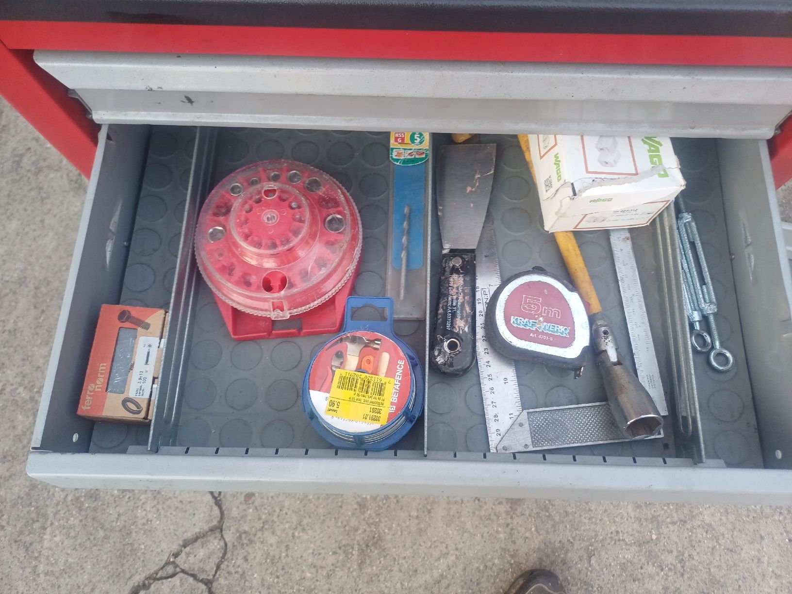 Alle Werkzeuge: Werkzeugboy mit Inhalt – Defekt aus Wangenried von Recycler94 4