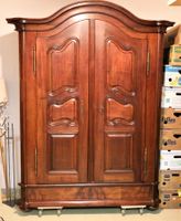 Antiker Barockschrank aus dem Jahre 1760