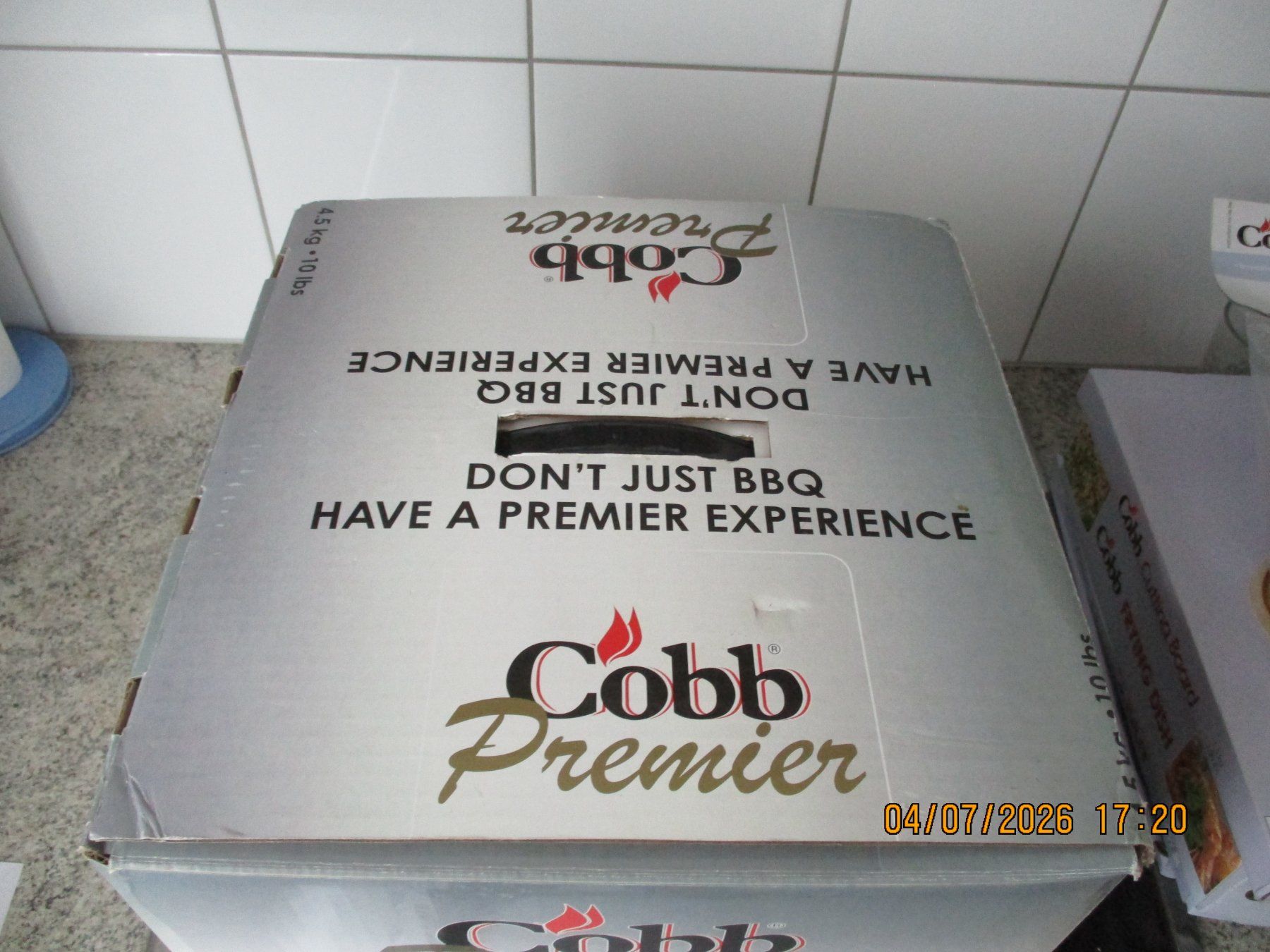 Grils: Cobb Premier Grill BBQ neu im Karton – Neuf avec emballage d'origine à Volketswil par Maskottchen