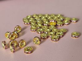 50 Beads Perlen Strass Krälleli Kette Halsband Armband Knopf