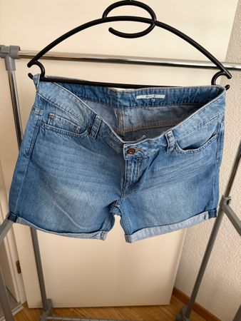 Sommerliche Damen Jeans Shorts, Grösse 28, Top Zustand
