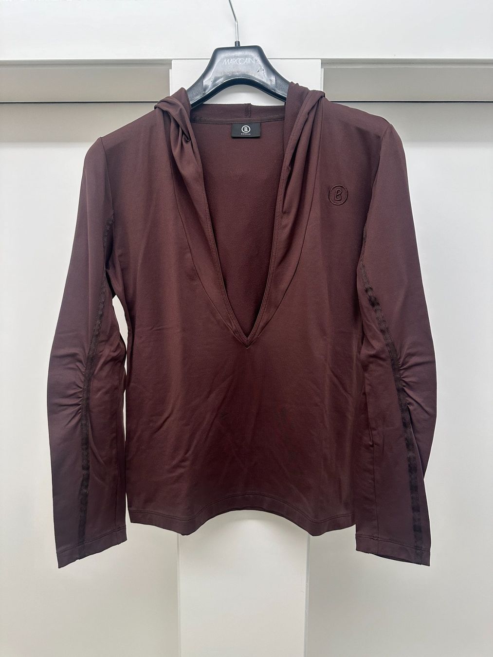 Bogner Maglioni & Felpe: Pullover mit Kaputze von Bogner (40) neuwertig – Usato da Urdorf venduto da Erika666