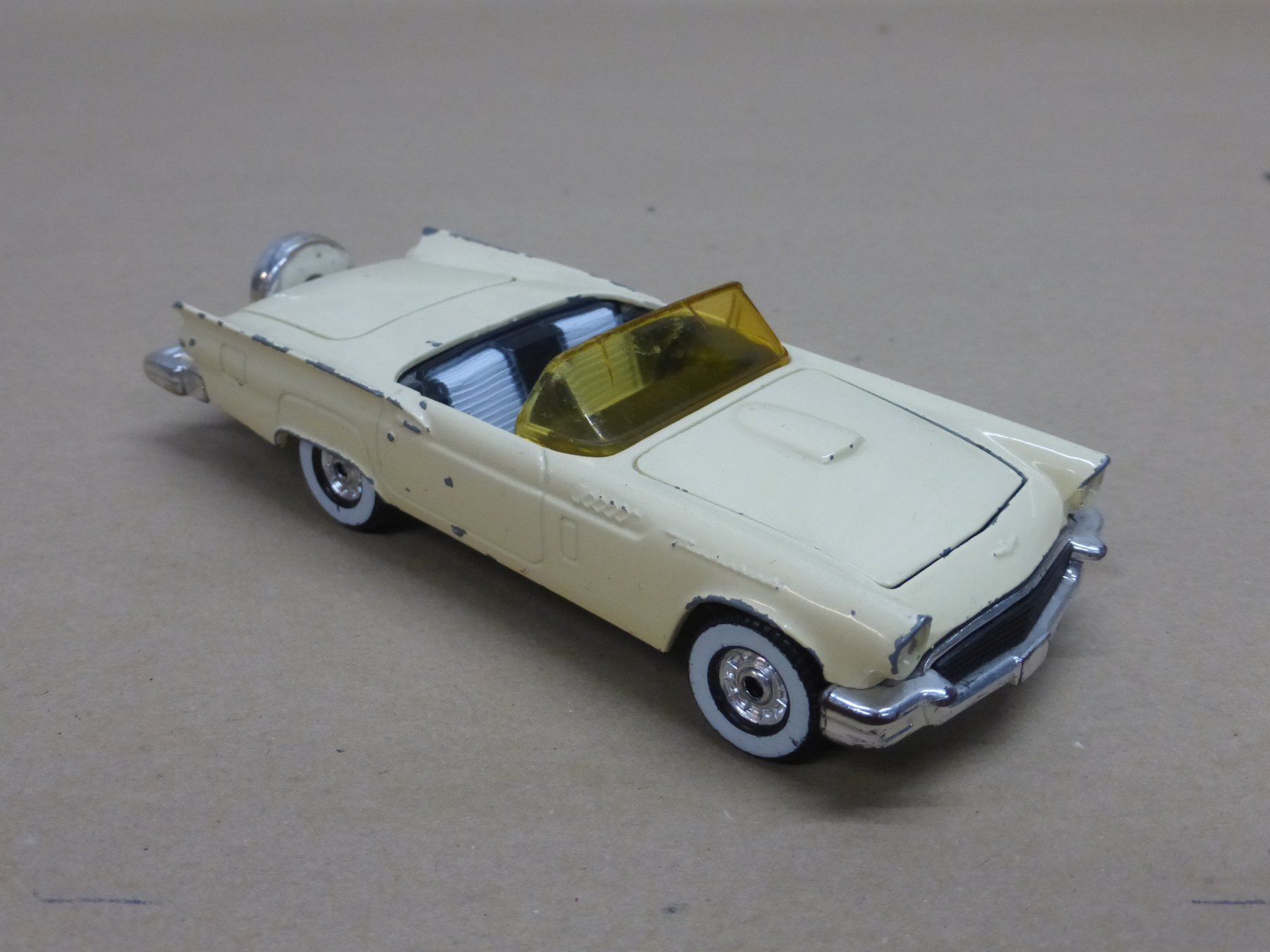 Corgi Toys Modellautos: Corgi Ford Thunderbird Modellauto hellgelb gebraucht – Gebraucht aus Gempen von Smokie72 1
