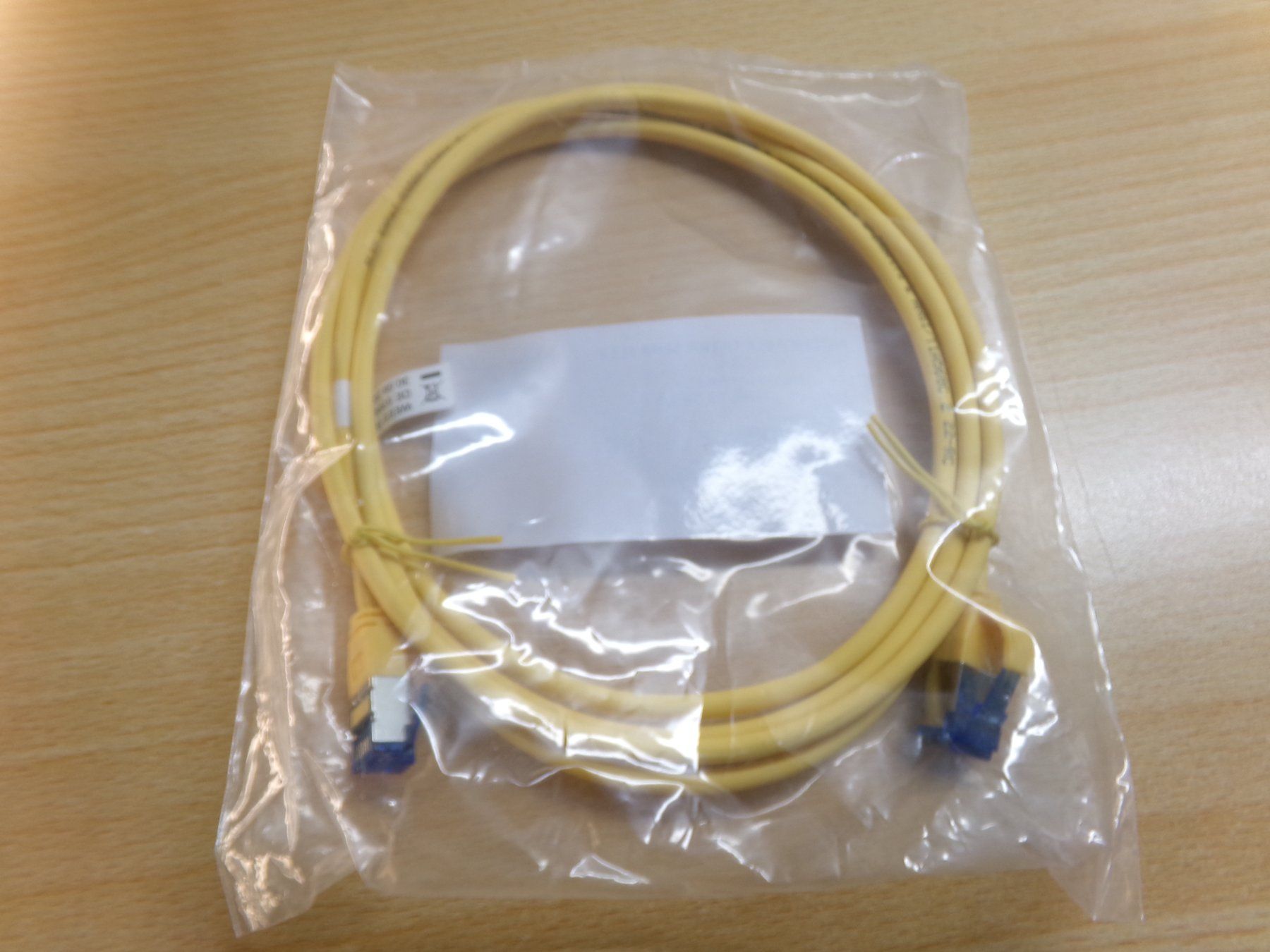 Câbles: Patchkabel Cat 6a gelb 2m – Neuf avec emballage d'origine à Hombrechtikon par HGK50 2
