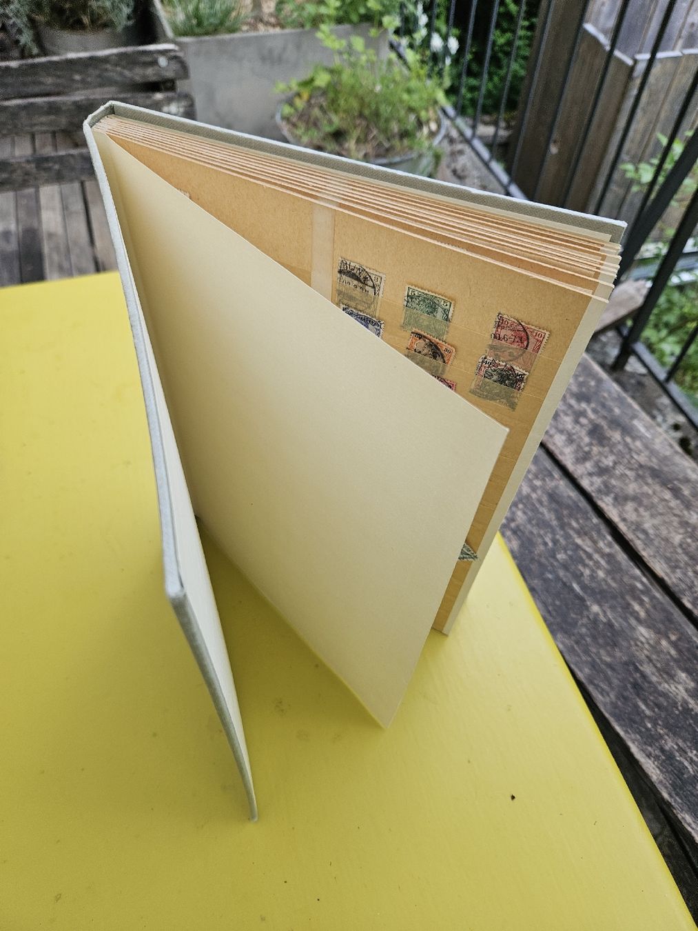 Tutti i francobolli: Collection de timbres du monde entier – Usato da Biel/Bienne venduto da echinops