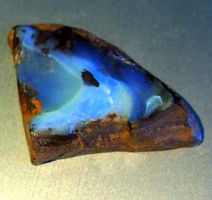 Australian Koroit Opal, blaue-weisse Opal-Farben