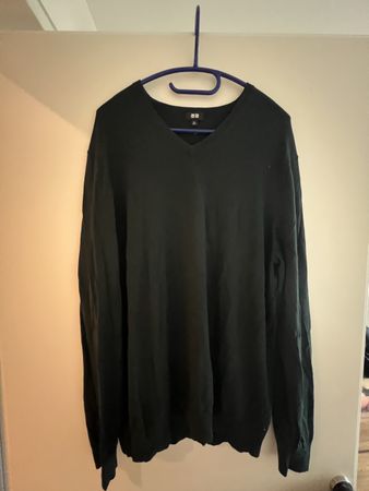 Pullover V-Neck aus Merino Wolle Uniqlo