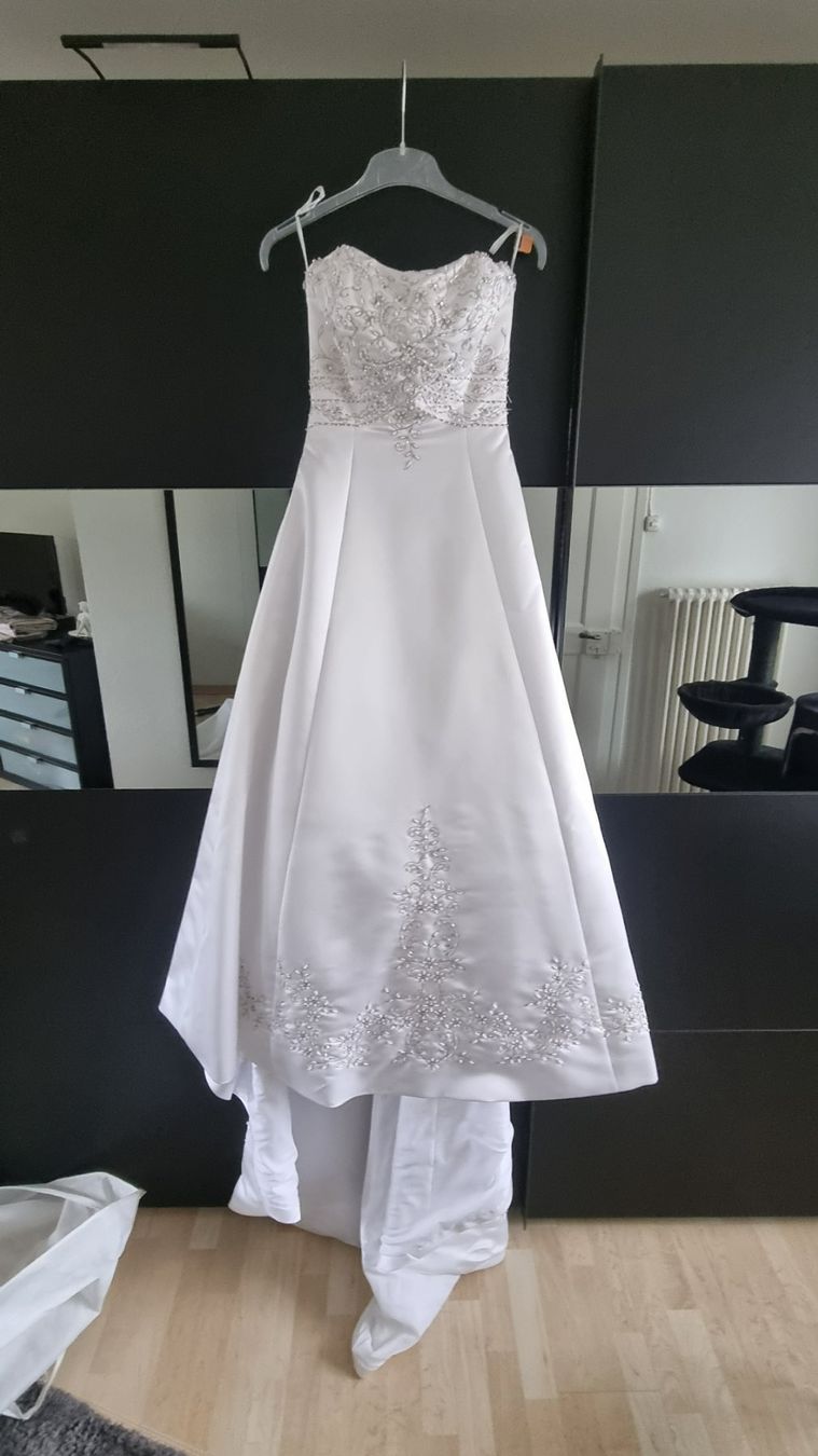 Vestiti: Hochzeitskleid – Usato da Duggingen venduto da Itchy5