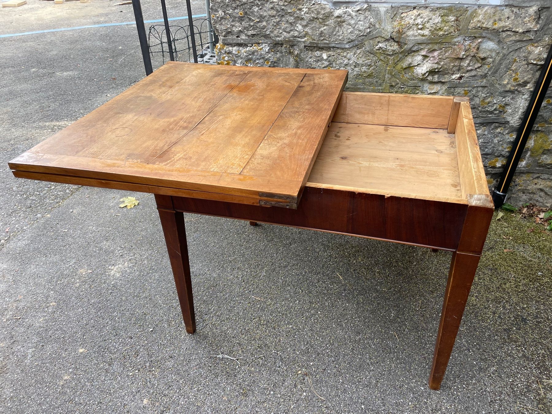 Tavoli: Antiker Tisch Biedermeier – Usato da Biel/Bienne venduto da Rothar 4