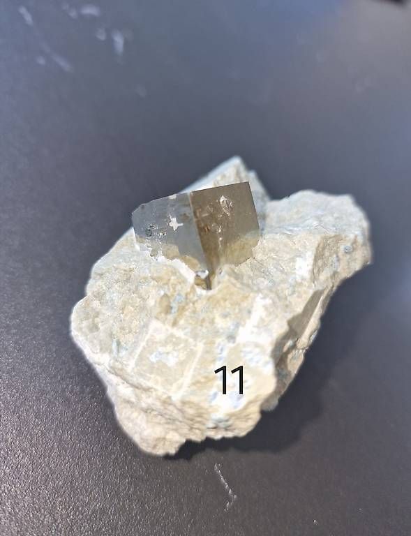 Edelsteine: Pierres précieuses  – Gebraucht aus Corcelles-près-Concise von Popa999 1