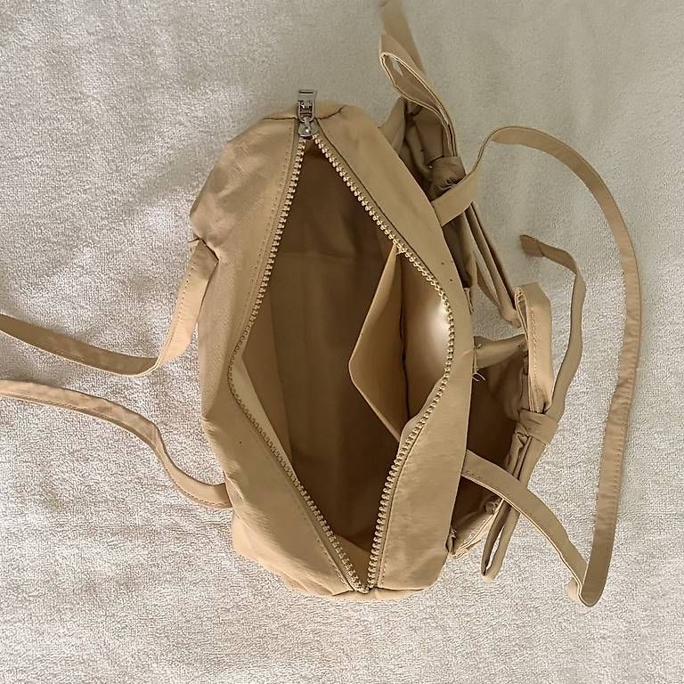 Borse da donna: Beige Schultertasche mit Schleifendetails – Nuovo (secondo la descrizione) da Berikon venduto da nao_5qbr 3