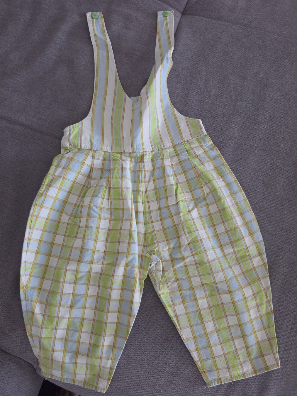 Hosen: Kinder Latzhose – Gebraucht aus Wolfwil von con_k6vx 1