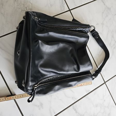 Damentasche Poon schwarz mit Reissverschluss guter Zustand