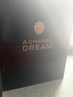 Chanel Dream Buch. Wie neu. Coole Deko im Winter!
