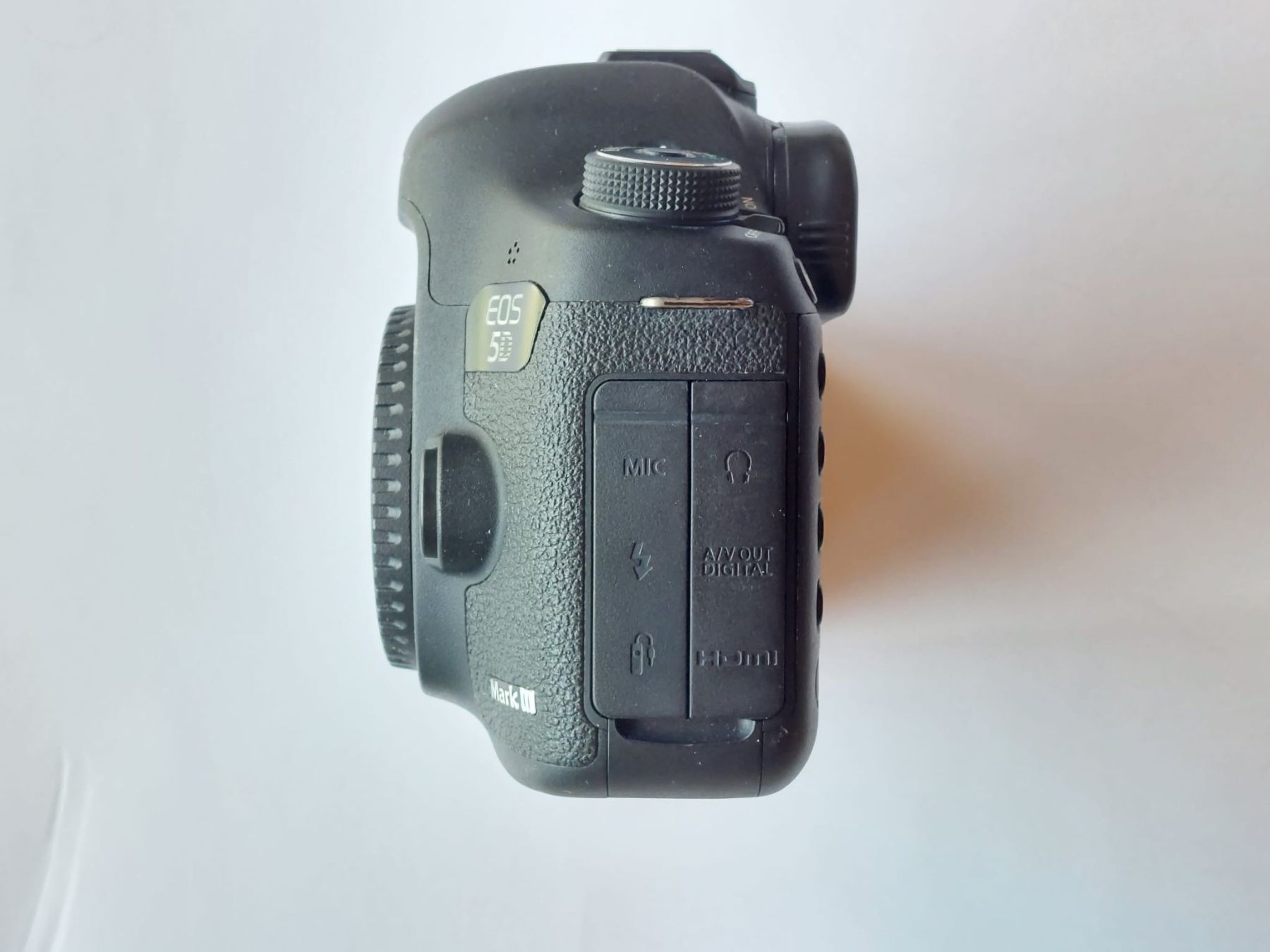 Canon Fotocamera: Canon EOS 5D Mark III + Batteriegriff – Usato da Schaffhausen venduto da doweiss 5