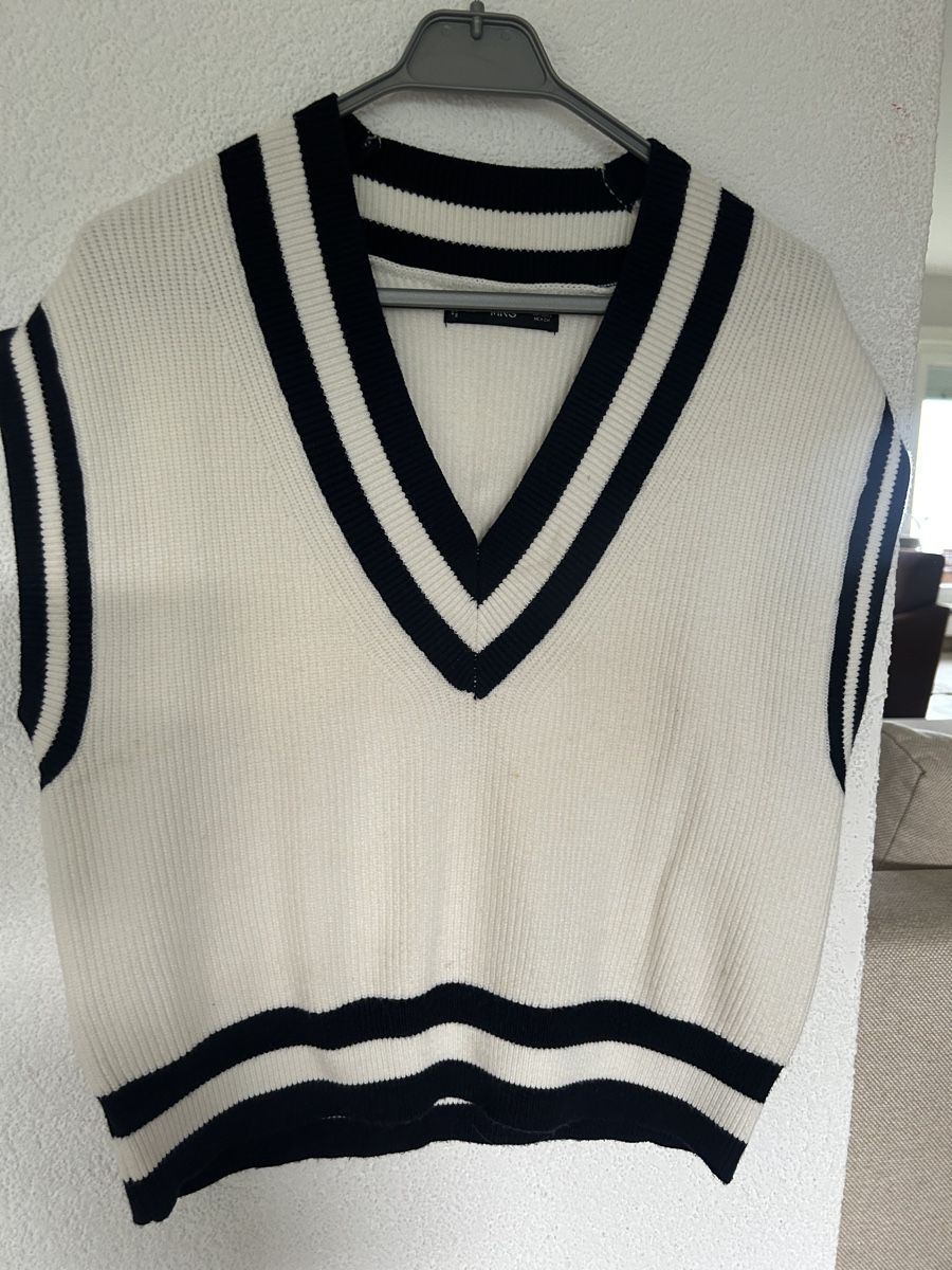 Mango Gilet & Giacche senza maniche: Mango White Knit Vest with Black Trim – Usato da Marin-Epagnier venduto da Kty_1907 4