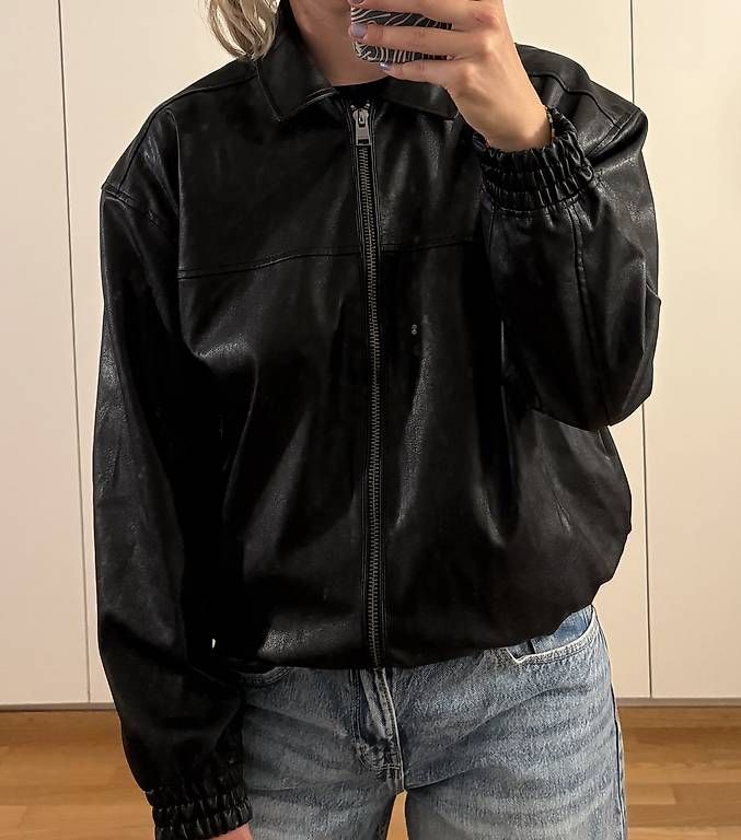 Giacche: Schwarze Lederjacke Pull&Bear, Grösse M (EUR) – Nuovo e nell'imballaggio originale da Heitenried venduto da Saebi6 2