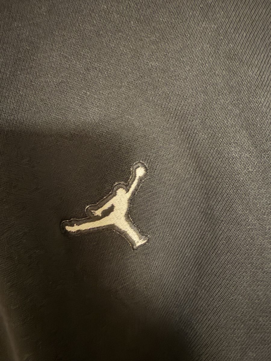 Jordan Maglioni & Felpe: Jordan Kapuzenpullover schwarz (gebraucht) – Usato da Moosseedorf venduto da prodrips_ch 2