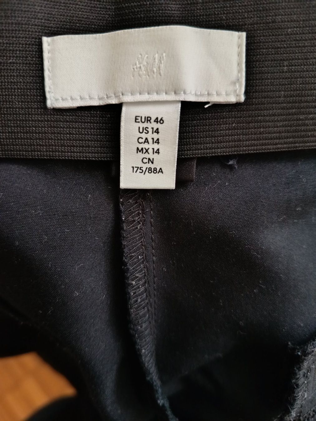H&M Hosen: H&M Hose, Schwarz, Gr. 46 – Gebraucht aus Zug von Annina29 3