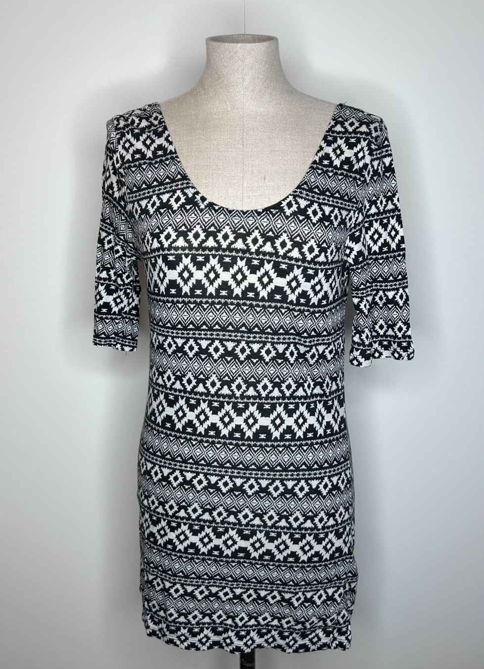 H&M Vestiti: H&M Dress – Usato da St. Gallen venduto da look-twice