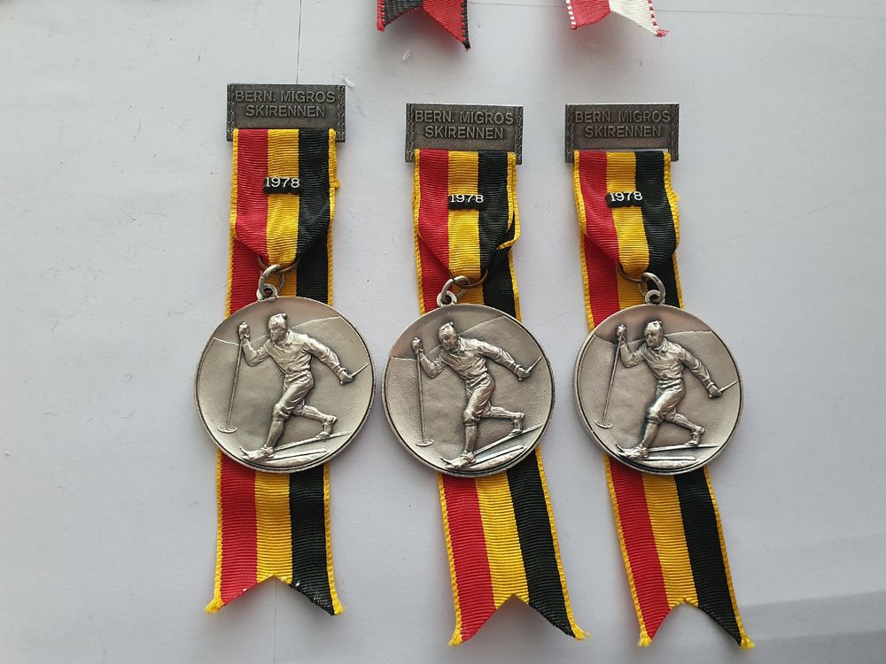 Medaillen: 21. Verschiedene Schweizer Auszeichnungen – Gebraucht aus Schwarzenburg von D.a.v.i.dM. 3