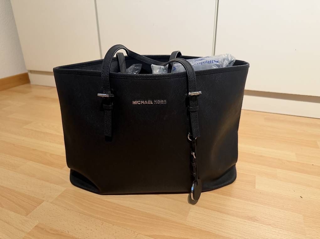 Borse da donna: Michael Kors schwarze Quinn Tote – Usato da Dübendorf venduto da CorAr