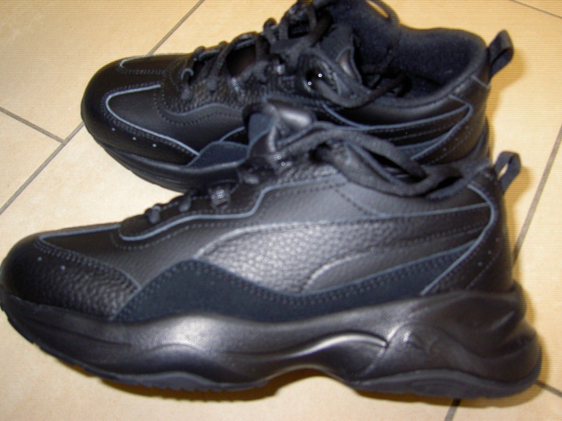 Scarpe per ragazze: PUMA leder  SCHUHE gr.36 – Nuovo (secondo la descrizione) da Bettlach venduto da Kvety