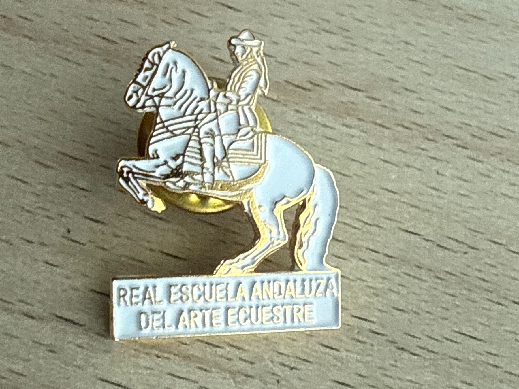 Placchette & Badge: Pin   Real Escuela Andaluza – Usato da Glattbrugg venduto da Schweigmatt