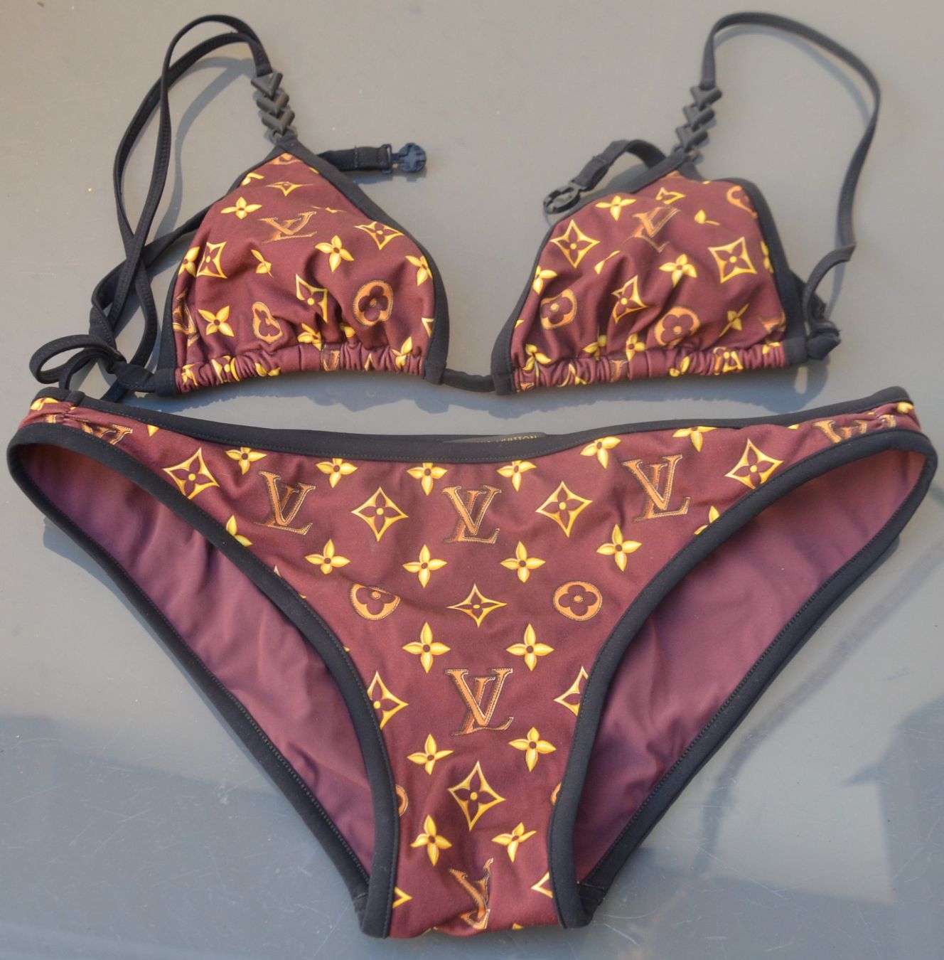 Louis Vuitton Badekleider & Bikinis: Badeanzug - Bikini Louis Vuitton maillot de bain .S – Gebraucht aus Collonges von Auganien