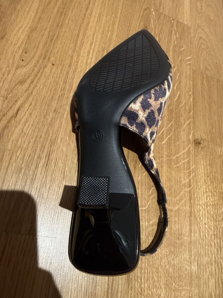 Damenschuhe: High Heels Sandalen – Neu (gemäss Beschreibung) aus Kriens von g_b_mk7j 8