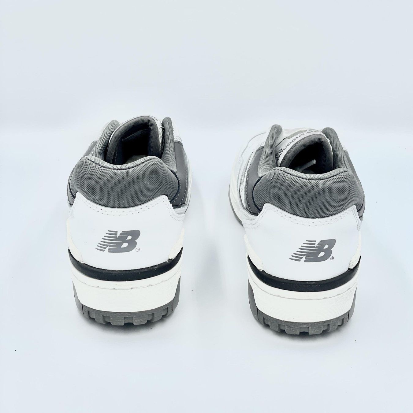 New Balance Scarpe da uomo: New Balance 550 White Dark Grey EU 41.5 – Nuovo e nell'imballaggio originale da Erlinsbach venduto da sasneakers 4