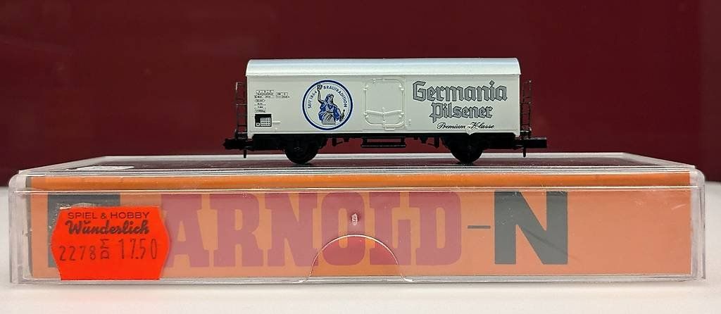 Arnold Modelleisenbahnen: Spur N Kühlwagen "Germania Pilsener" – Gebraucht aus Reinach BL von angus74