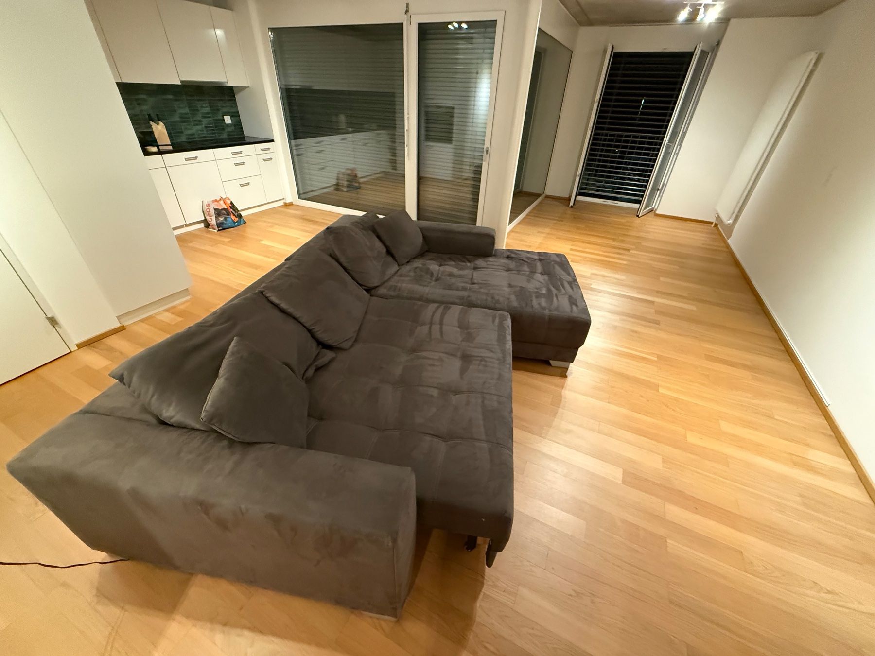 Divani: Braunes Sofa mit elektrischer Vorziehfunktion – Usato da Urdorf venduto da djadin96 5