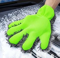 Grüner Waschhandschuh für Auto - Ideal für den Frühling!