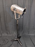 Industrial Scheinwerfer D.T.S. PAR 64 auf Stativ Bastler