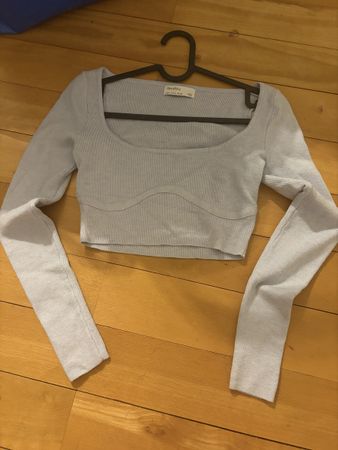 Bershka Crop Pullover Hellblau Grösse M guter Zustand