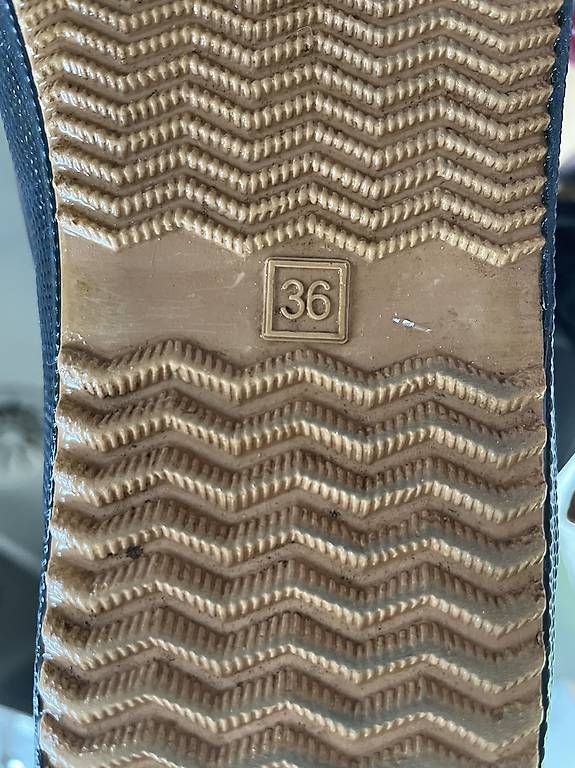 Chaussures femmes: Gummistiefel Gr. 36/37 – D'occasion à Trin par Schiesshorn 2