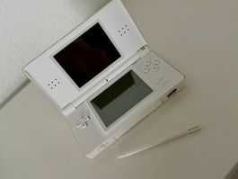 Nintendo DS Lite - crystal white