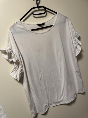 Weisses Shirt mit Spitzenärmeln Gr. M/L