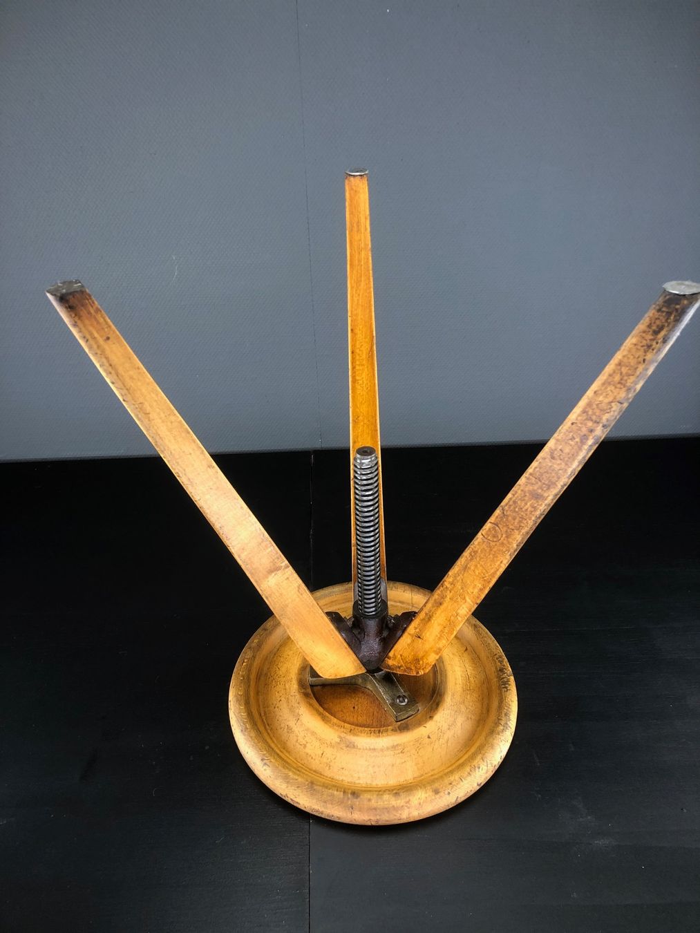 Sgabelli: Toller, Vintage Werkstatthocker, schönes Design – Usato da Laufenburg venduto da industrial-silence 7