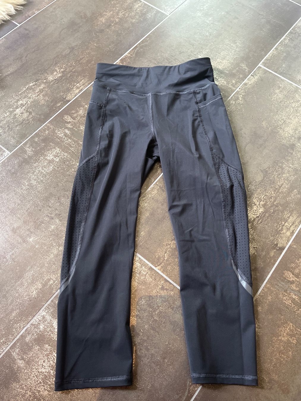 Leggings: Running Tights 3/4 – Usato da Hombrechtikon venduto da Kaatja