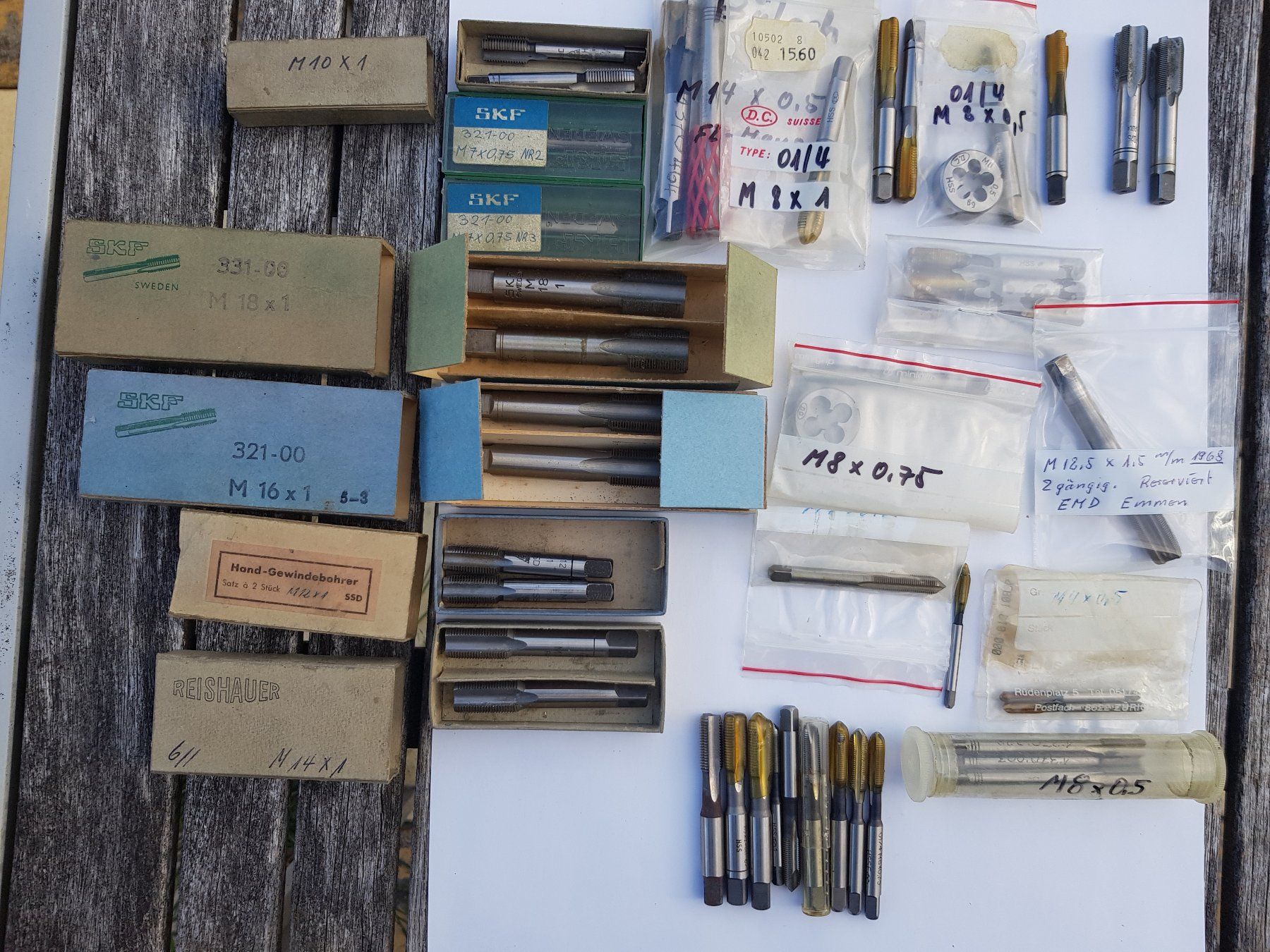 Tous les outils: Posten Feingewindebohrer – D'occasion à Jona par dampfnuggi
