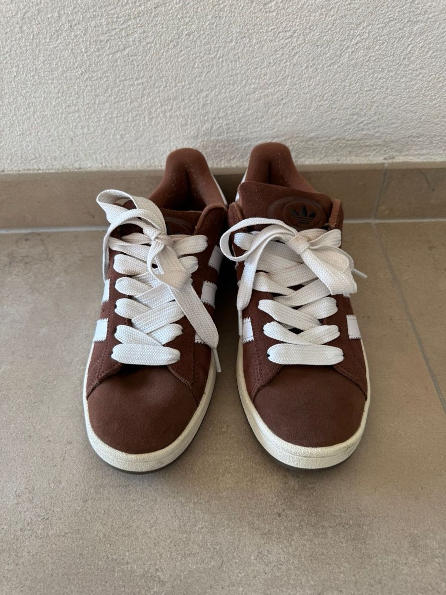 Adidas Scarpe da uomo: Baskets Adidas marron et blanc taille usagée – Usato da Denges venduto da Simonlei