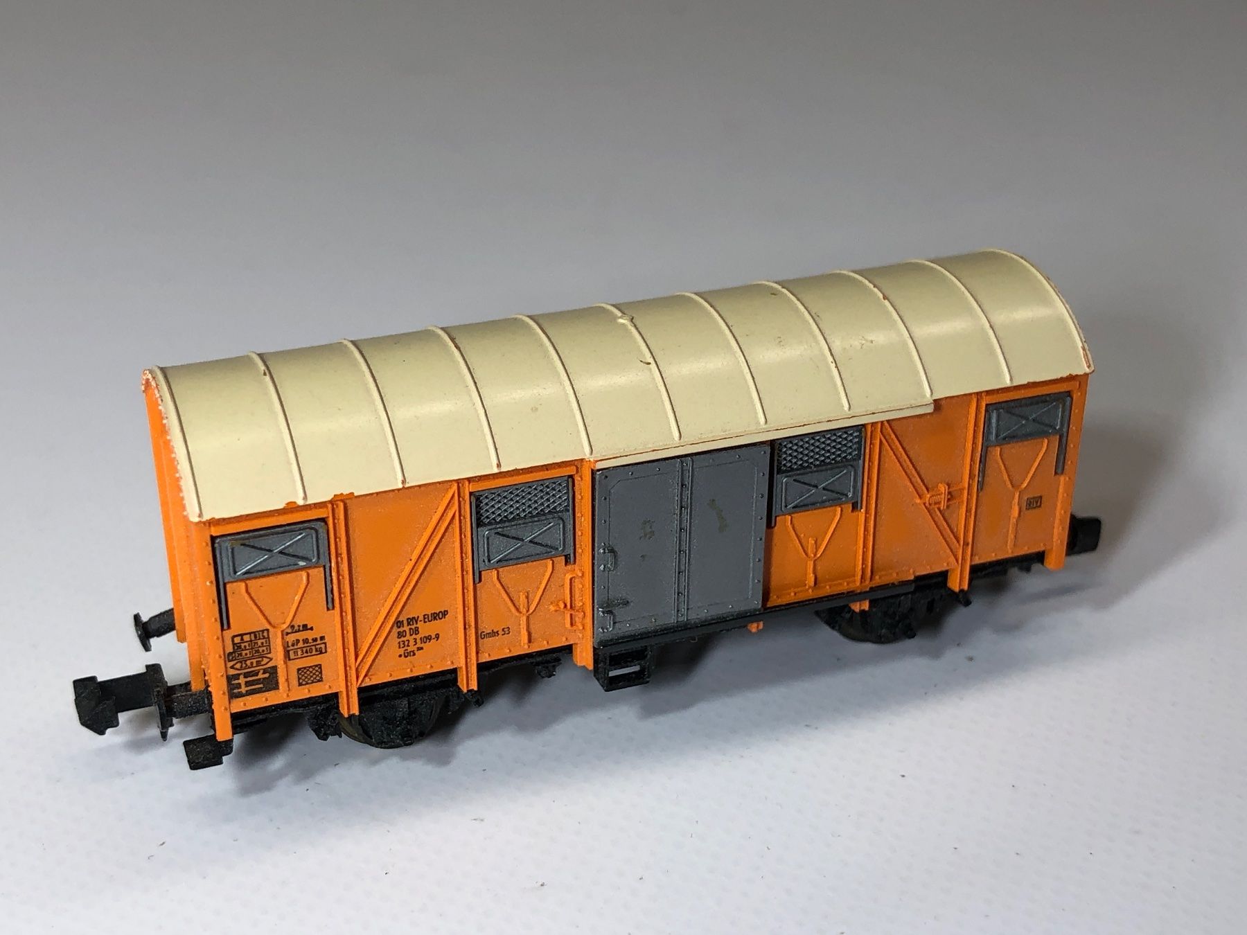 Fleischmann Modellini di ferrovie: Fleischmann Güterwagen DB, Piccolo 2470, Spur N – Usato da Bergdietikon venduto da Garak 1