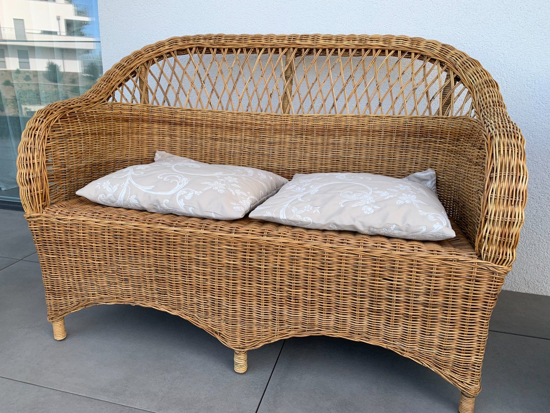 Tischset: Echt Rattan Sitzmöbel mit Tisch – Gebraucht aus Fribourg von  3