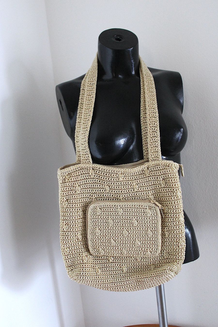 Borse da donna: Gehäkelte  Schultertasche – Usato da Locarno venduto da madame-tus-sauds